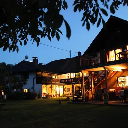 Apartament Sachserhof-Herz Zuhause, Seele Auftanken, Fuer Familien Und Paaren- Grosse Garten, Pool, Gratis Parken & Welan, Zentral Gelegen In Kaernten Zwischen Berge Und Seen *