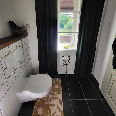 Apartament Sachserhof-Herz Zuhause, Seele Auftanken, Fuer Familien Und Paaren- Grosse Garten, Pool, Gratis Parken & Welan, Zentral Gelegen In Kaernten Zwischen Berge Und Seen Sachsenburg