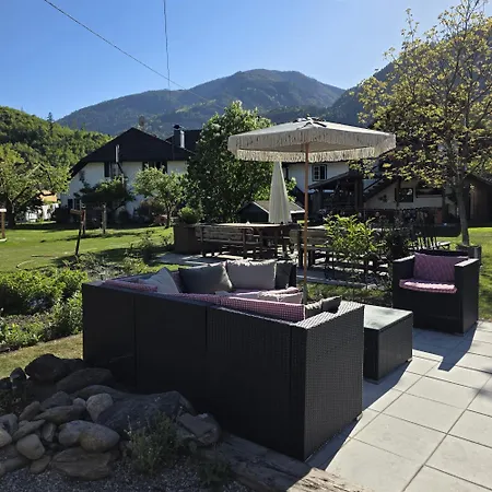 Apartament Sachserhof-Herz Zuhause, Seele Auftanken, Fuer Familien Und Paaren- Grosse Garten, Pool, Gratis Parken & Welan, Zentral Gelegen In Kaernten Zwischen Berge Und Seen *