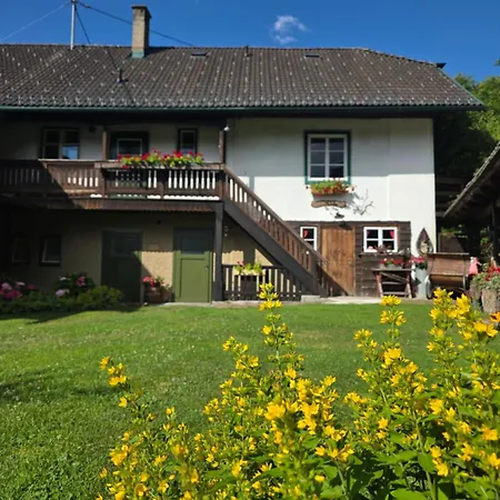 Sachserhof Fuer Familien Und Paaren In - Grosse Garten, Gratis Parken & Welan,nebenan Drauradweg Zum Radfahren Und Wandern Zentral Gelegen In Kaernten Zwischen Berge Und Seen Sachsenburg