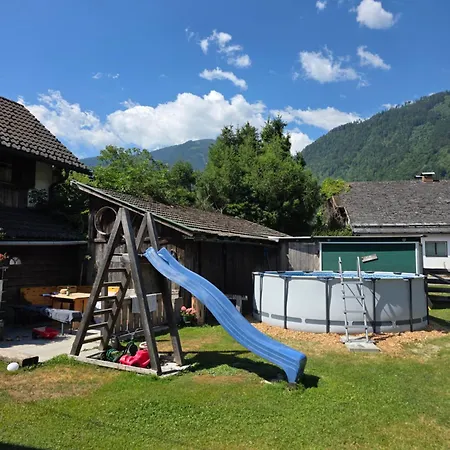 Sachserhof Fuer Familien Und Paaren In - Grosse Garten, Gratis Parken & Welan,nebenan Drauradweg Zum Radfahren Und Wandern Zentral Gelegen In Kaernten Zwischen Berge Und Seen Apartment Sachsenburg