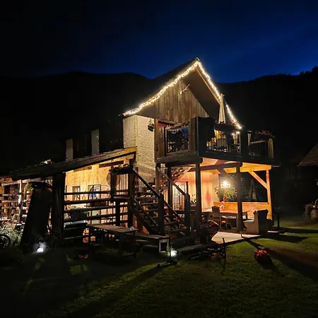 Sachserhof-Herz Zuhause, Seele Auftanken, Fuer Familien Und Paaren- Grosse Garten, Pool, Gratis Parken & Welan, Zentral Gelegen In Kaernten Zwischen Berge Und Seen